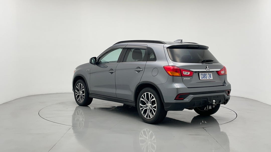 Left Back Diagonal (45- Degree) View