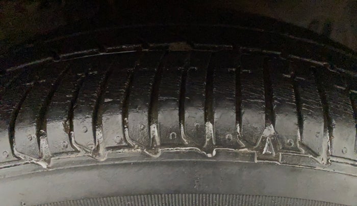 2014 Hyundai Xcent SX 1.2 (O), Petrol, Manual, 72,826 km, Left Front Tyre Tread