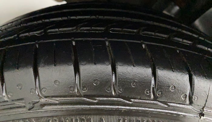 2015 Hyundai Creta S 1.6 PETROL, Petrol, Manual, 72,541 km, Right Rear Tyre Tread