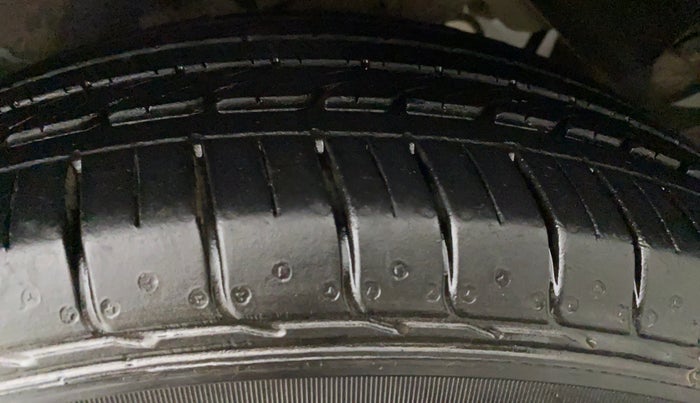 2015 Hyundai Creta S 1.6 PETROL, Petrol, Manual, 72,541 km, Left Rear Tyre Tread
