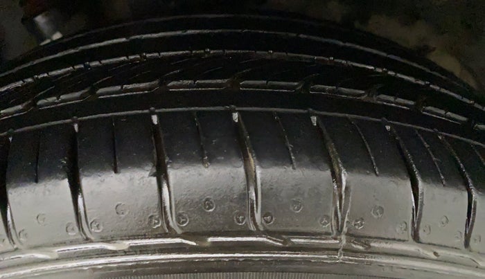 2015 Hyundai Creta S 1.6 PETROL, Petrol, Manual, 72,541 km, Left Front Tyre Tread