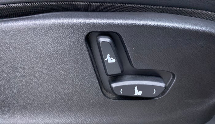 2019 MG HECTOR SHARP DCT PETROL, Petrol, Automatic, 9,076 km, Driver Side Adjustment Panel