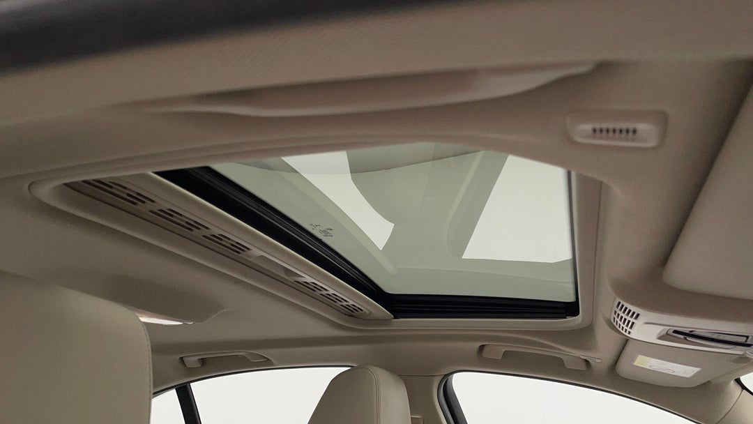 Interior Sunroof/Moonroof
