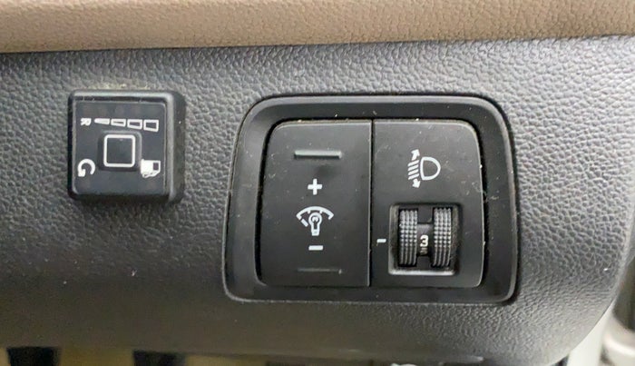 2016 Hyundai Elite i20 ASTA 1.2, CNG, Manual, 94,461 km, Dashboard - Headlight height adjustment not working