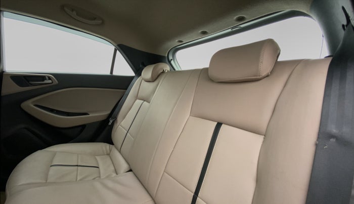 2016 Hyundai Elite i20 ASTA 1.2, CNG, Manual, 94,461 km, Right Side Rear Door Cabin
