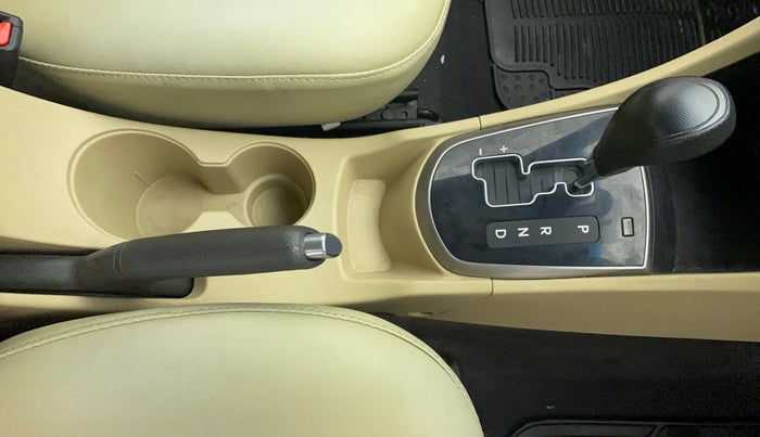 2017 Hyundai Verna 1.6 SX VTVT AT, Petrol, Automatic, 58,830 km, Gear Lever