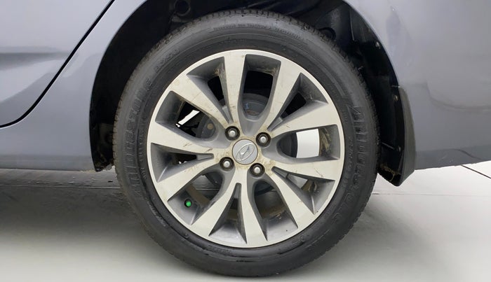 2017 Hyundai Verna 1.6 SX VTVT AT, Petrol, Automatic, 58,830 km, Left Rear Wheel