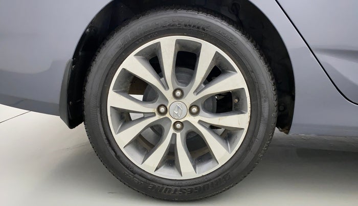 2017 Hyundai Verna 1.6 SX VTVT AT, Petrol, Automatic, 58,830 km, Right Rear Wheel
