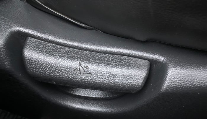 2016 Hyundai Grand i10 SPORTZ 1.2 KAPPA VTVT, Petrol, Manual, 10,214 km, Driver Side Adjustment Panel