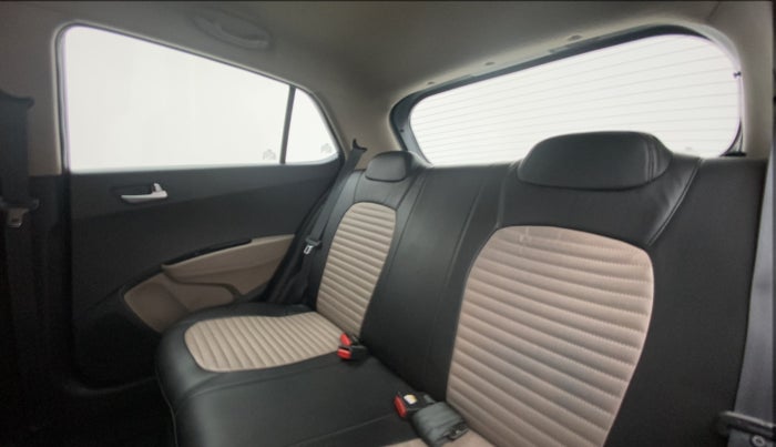 2016 Hyundai Grand i10 SPORTZ 1.2 KAPPA VTVT, Petrol, Manual, 10,214 km, Right Side Rear Door Cabin