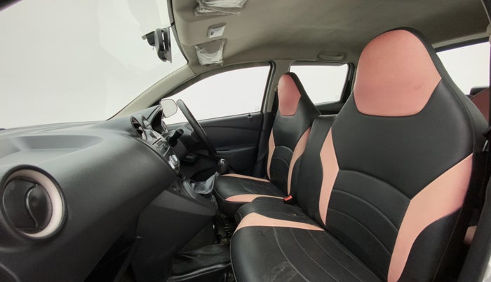 2018 Datsun Go T, Petrol, Manual, 39,013 km, Right Side Front Door Cabin
