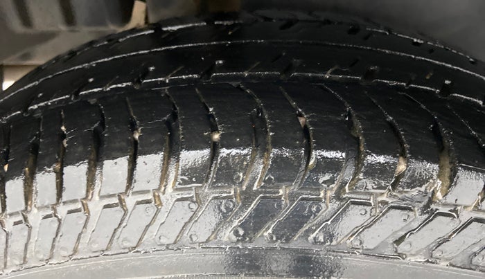 2016 Maruti Swift Dzire VXI, Petrol, Manual, 36,802 km, Right Rear Tyre Tread