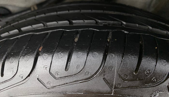 2015 Honda Amaze 1.2L I-VTEC VX, Petrol, Manual, 58,205 km, Left Rear Tyre Tread