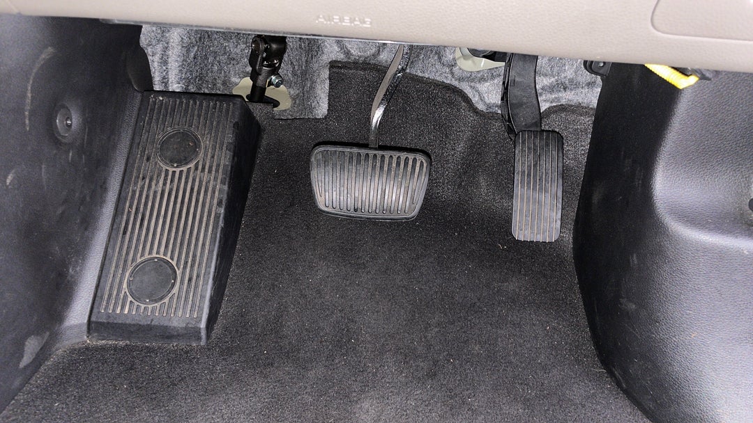 2024 Kia Carnival S, Automatic, 44081 km, Pedals and Footmat