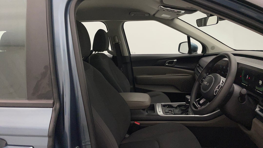 2024 Kia Carnival S, Automatic, 44081 km, Right Side Front Door Cabin View