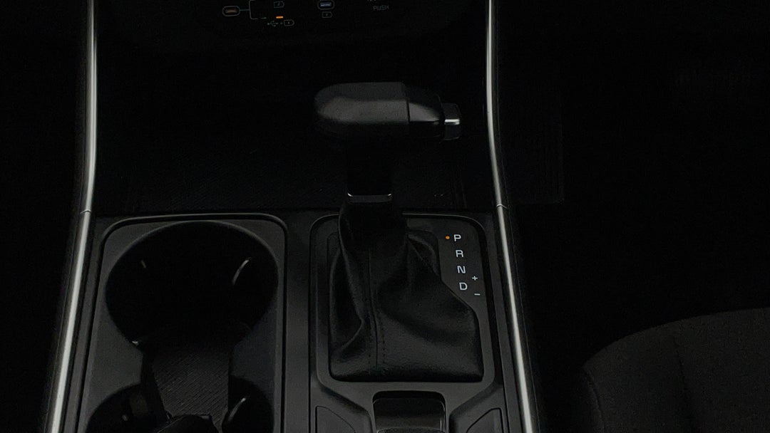 2024 Kia Carnival S, Automatic, 44081 km, Gear Lever 