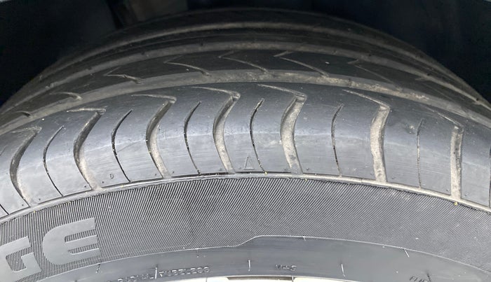 2021 Skoda KUSHAQ AMBITION 1.0 TSI MT, Petrol, Manual, 9,653 km, Right Front Tyre Tread