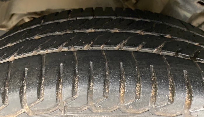 2014 Maruti Wagon R Stingray VXI, Petrol, Manual, 89,002 km, Right Front Tyre Tread