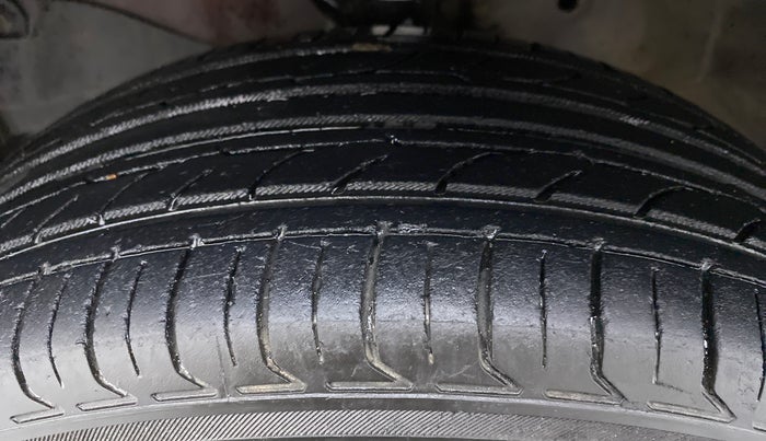 2014 Honda Amaze 1.2 SMT I VTEC, Petrol, Manual, 73,922 km, Left Front Tyre Tread