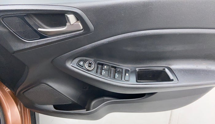 2016 Hyundai i20 Active 1.2 S, Petrol, Manual, 42,307 km, Driver Side Door Panels Control