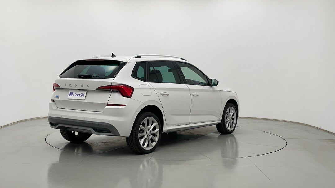 Right Back Diagonal (45- Degree) View