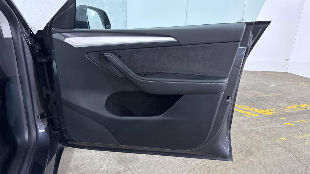 2023 Tesla Model Y Rear-wheel Drive, Automatic, 34647 km, Speaker View