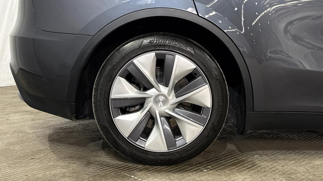 2023 Tesla Model Y Rear-wheel Drive, Automatic, 34647 km, Right Rear Wheel