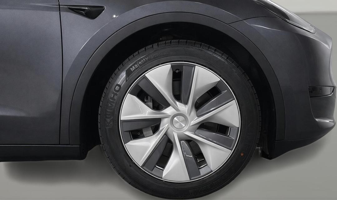 2023 Tesla Model Y Rear-wheel Drive, Automatic, 34647 km, Right Front Wheel