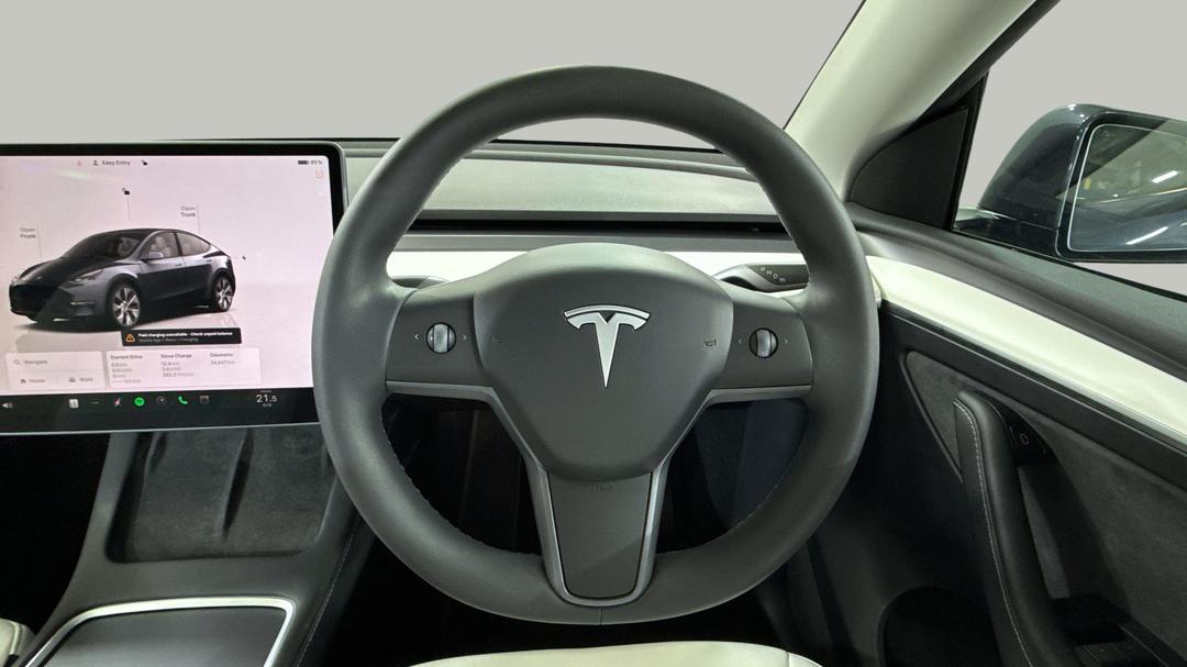 2023 Tesla Model Y Rear-wheel Drive, Automatic, 34647 km, Steering Wheel Close-up