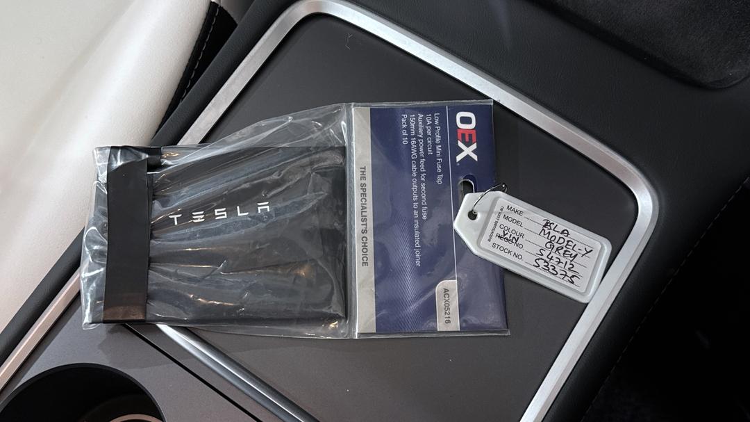 2023 Tesla Model Y Rear-wheel Drive, Automatic, 34647 km, Key Close-up