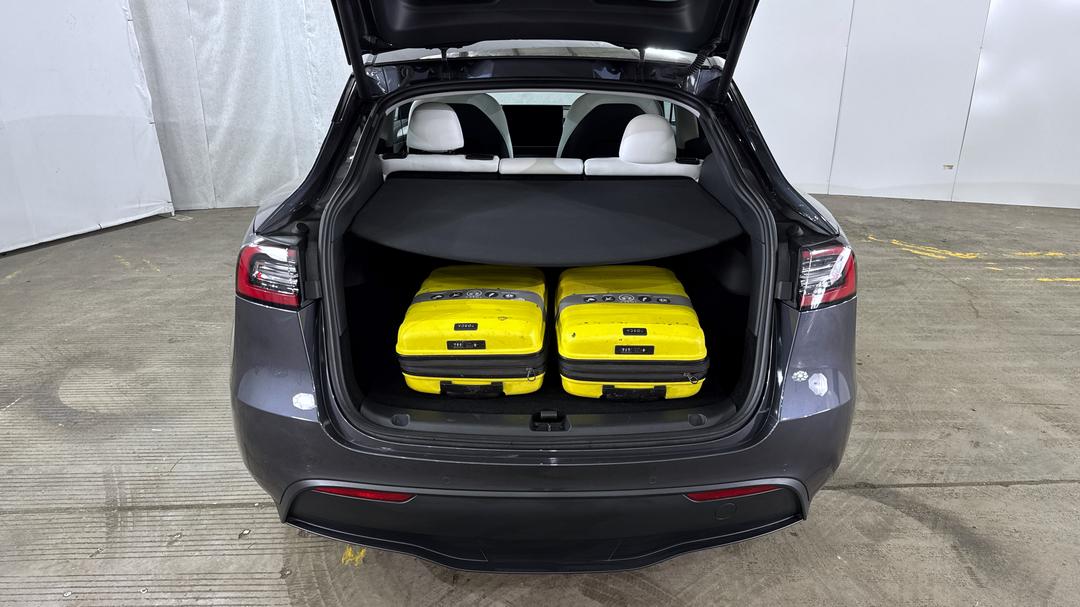 2023 Tesla Model Y Rear-wheel Drive, Automatic, 34647 km, Boot Inside View with Luggage