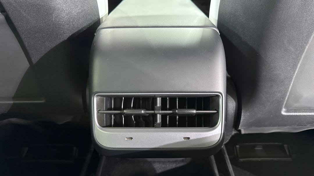 2023 Tesla Model Y Rear-wheel Drive, Automatic, 34647 km, Rear A/C Vent