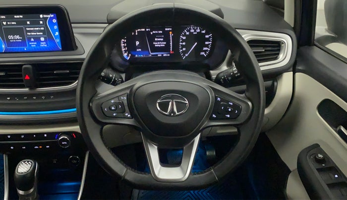 2022 Tata ALTROZ XZA PLUS, Petrol, Automatic, 2,973 km, Steering Wheel Close Up