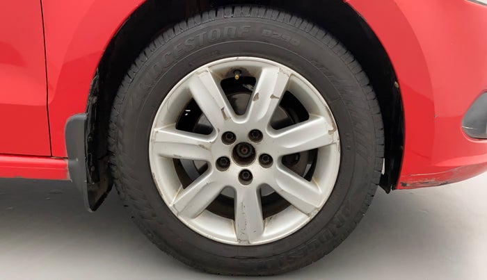 2012 Volkswagen Vento HIGHLINE 1.6 MPI, Petrol, Manual, 94,601 km, Right Front Wheel