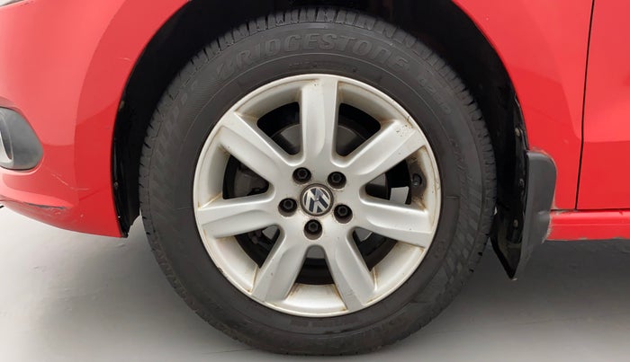 2012 Volkswagen Vento HIGHLINE 1.6 MPI, Petrol, Manual, 94,601 km, Left Front Wheel