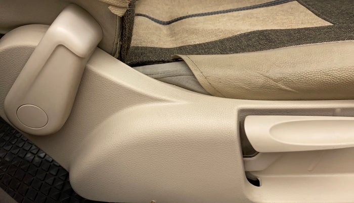2012 Volkswagen Vento HIGHLINE 1.6 MPI, Petrol, Manual, 94,601 km, Driver Side Adjustment Panel