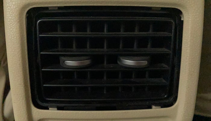 2012 Volkswagen Vento HIGHLINE 1.6 MPI, Petrol, Manual, 94,601 km, Rear AC Vents