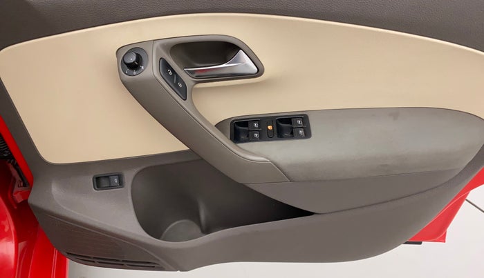 2012 Volkswagen Vento HIGHLINE 1.6 MPI, Petrol, Manual, 94,601 km, Driver Side Door Panels Control