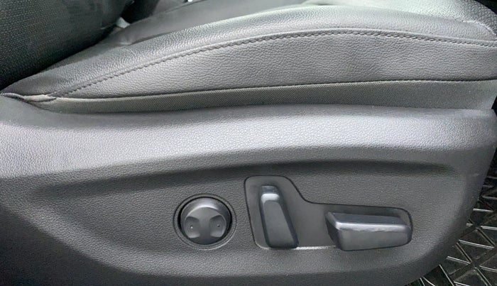 2019 Hyundai New Elantra 1.6 SX AT O, Diesel, Automatic, 11,784 km, Driver Side Adjustment Panel