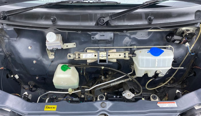 2018 Maruti Eeco 5 STR WITH AC PLUSHTR, Petrol, Manual, 58,763 km, Engine Bonet View