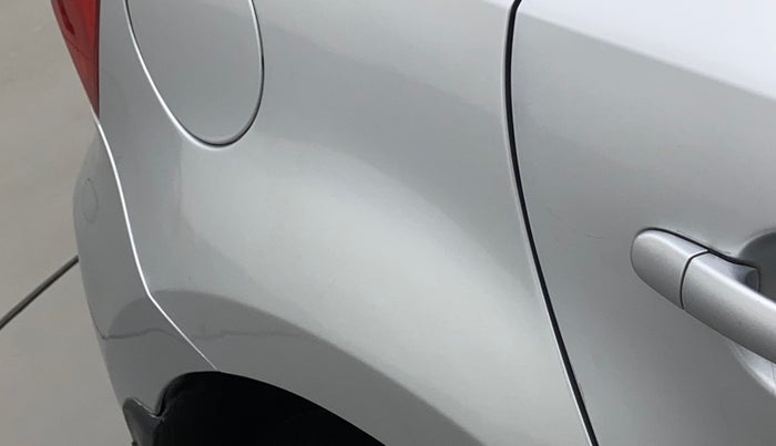 2014 Volkswagen Polo HIGHLINE1.2L, Petrol, Manual, 52,215 km, Right quarter panel - Paint has minor damage