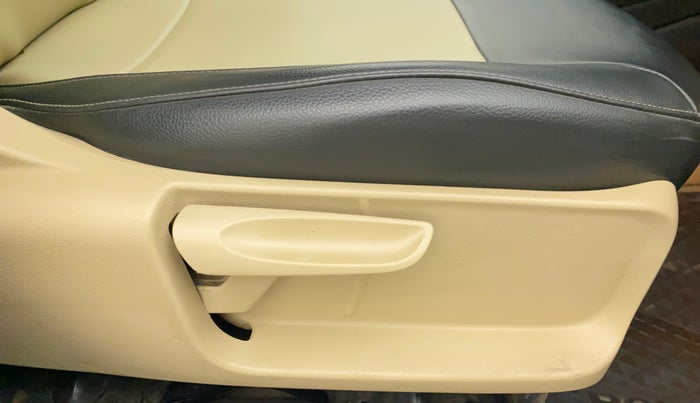 2014 Volkswagen Polo HIGHLINE1.2L, Petrol, Manual, 52,215 km, Driver Side Adjustment Panel