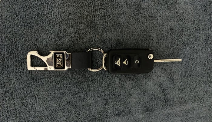 2014 Volkswagen Polo HIGHLINE1.2L, Petrol, Manual, 52,215 km, Key Close Up