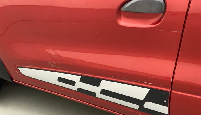 2018 Renault Kwid RXT 1.0, Petrol, Manual, 88,670 km, Front passenger door - Minor scratches