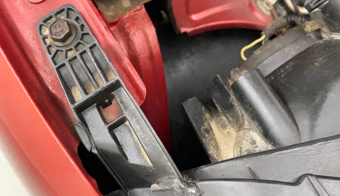 2018 Renault Kwid RXT 1.0, Petrol, Manual, 88,670 km, Right headlight - Clamp has minor damage