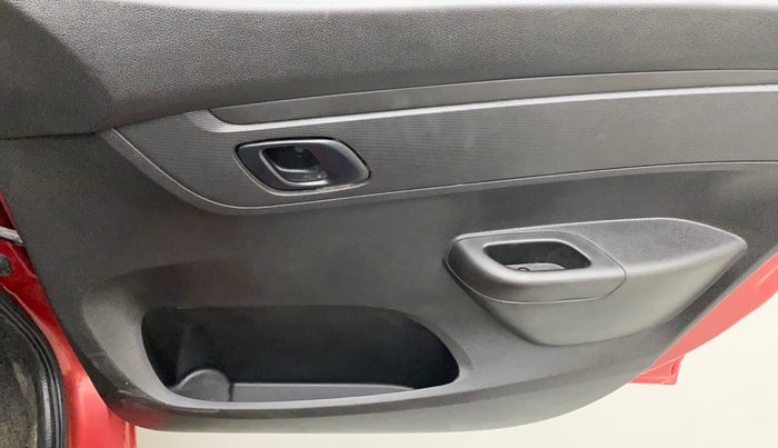 2018 Renault Kwid RXT 1.0, Petrol, Manual, 88,670 km, Driver Side Door Panels Control