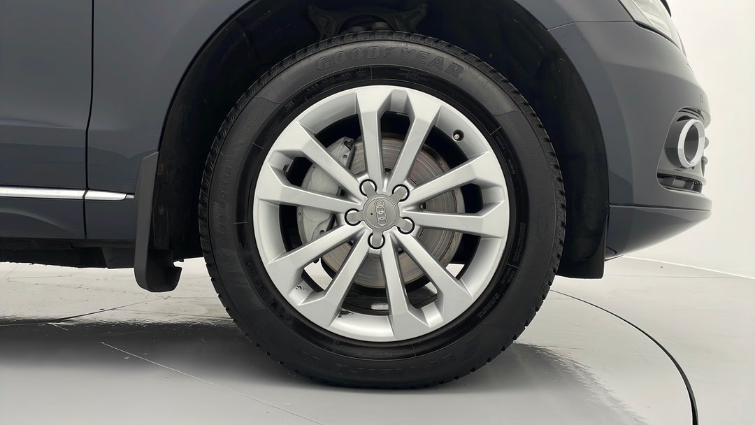 2016 Audi Q5 2.0 Tdi Quattro, Automatic, 126603 km, Right Front Wheel