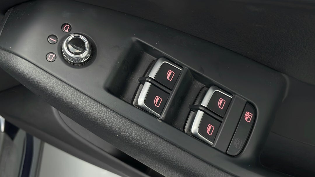 2016 Audi Q5 2.0 Tdi Quattro, Automatic, 126603 km, Drivers Side Door Panel Controls