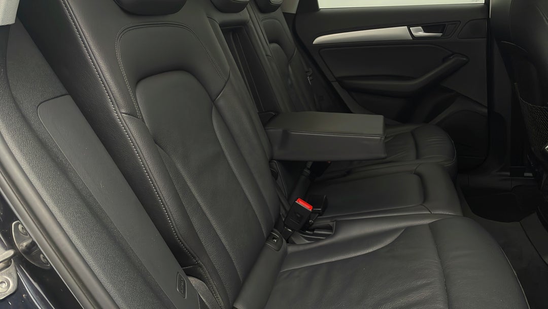 2016 Audi Q5 2.0 Tdi Quattro, Automatic, 126603 km, Right Side Rear Door Cabin View