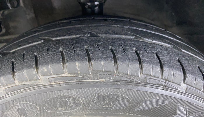 2013 Hyundai Eon ERA +, Petrol, Manual, 19,132 km, Left Front Tyre Tread